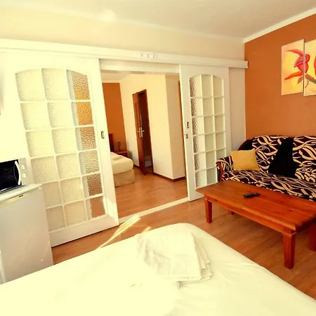 莱鲍假日酒店 * 莱鲍