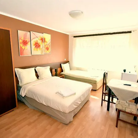 Δωμάτια σε οικογενειακή κατοικία Holiday Leba *